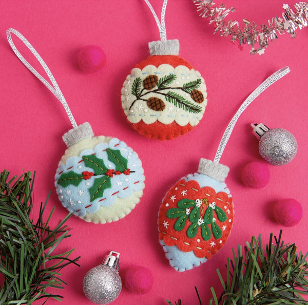 Christmas Baubles Felt Craft Kit