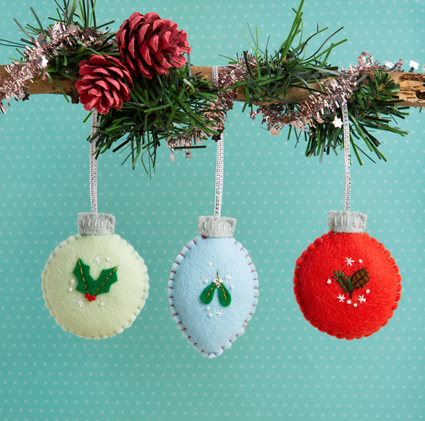 Christmas Baubles Felt Craft Kit