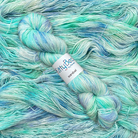KittyBea-Knittng-Sanibel-Hand-